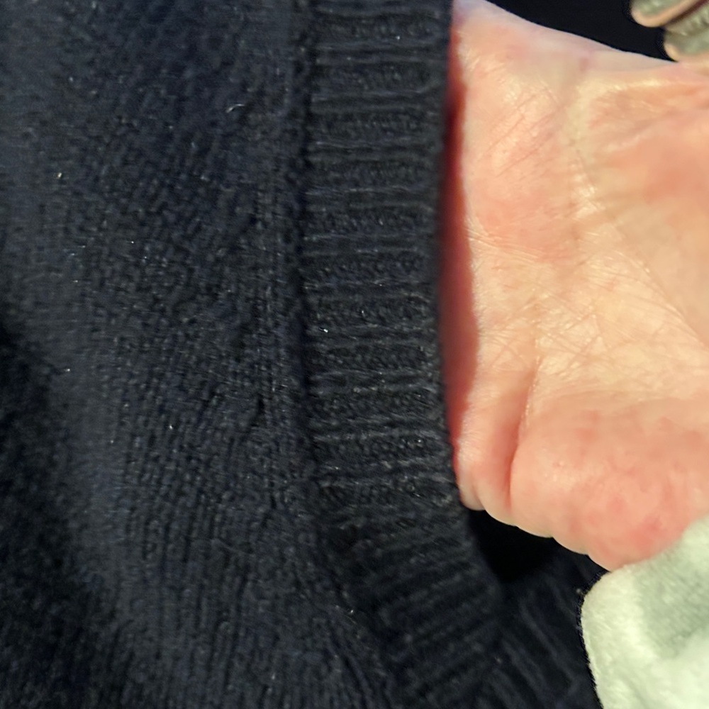 Isabel Marant Beautiful simple deep V wool and cashmere oversized sweater - Picture 8 of 11